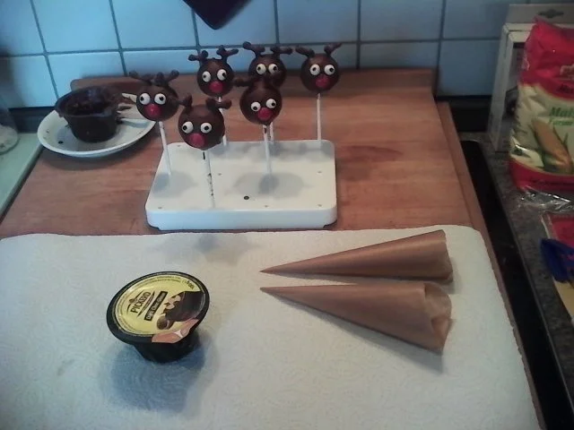 Rezept: Weihnachliche Cake Pops (gebacken) Bild Nr. 11 Weihnachliche Cake Pops (gebacken) - Rezept - Bild Nr. 11