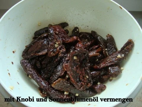 Rinderrouladen mit Walnuss-Tomatenfüllung - Rezept - Bild Nr. 4