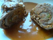 Rezept: Rinderrouladen mit Walnuss-Tomatenfรผllung Rinderrouladen mit Walnuss-Tomatenfรผllung - Rezept