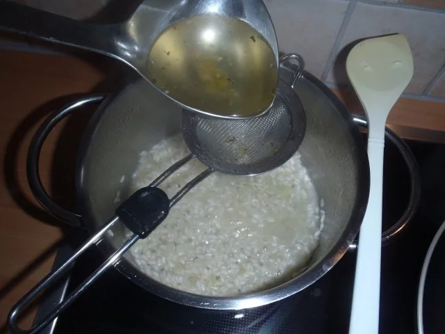 Rezept: Hühnerstreifen mit Risotto und Karottennudeln Bild Nr. 3 Hühnerstreifen mit Risotto und Karottennudeln - Rezept - Bild Nr. 3