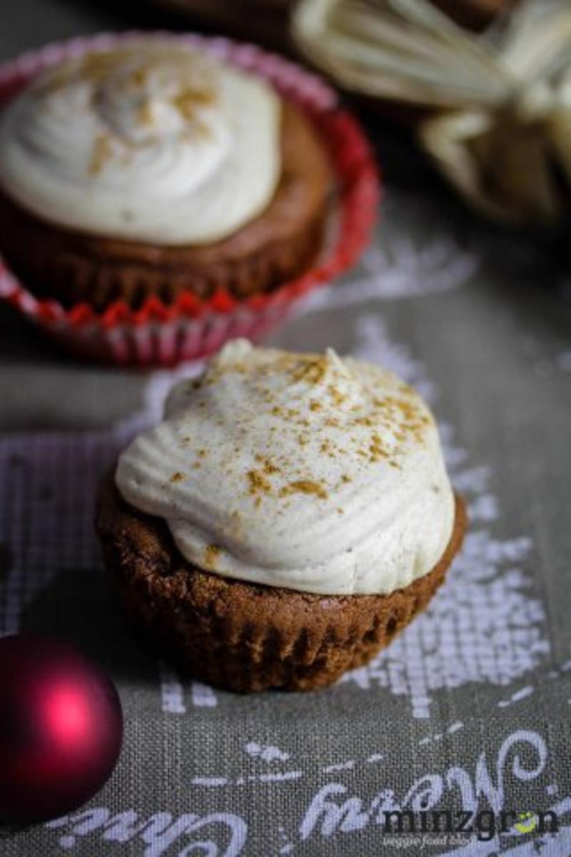 Bilder für Lebkuchencupcakes mit Spekulatiustopping - Rezept