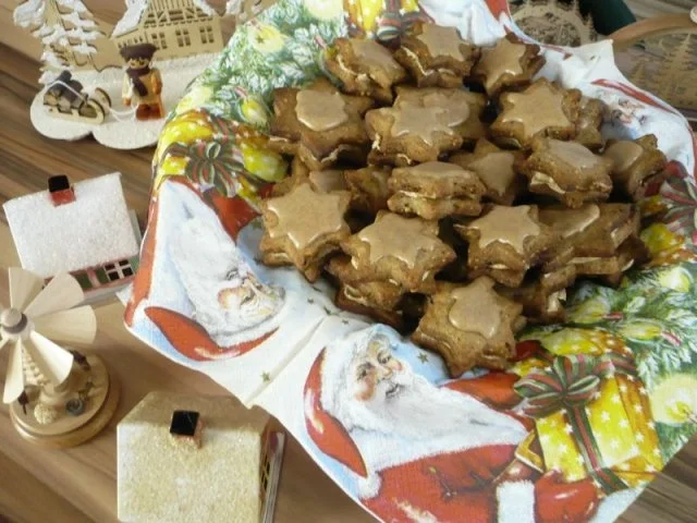 gefüllte Haselnusssterne mit Zimt - Rezept