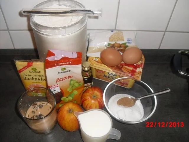 Rezept: winterliche Muffin mit Bratapfelstücken Bild Nr. 3 winterliche Muffin mit Bratapfelstücken - Rezept - Bild Nr. 3