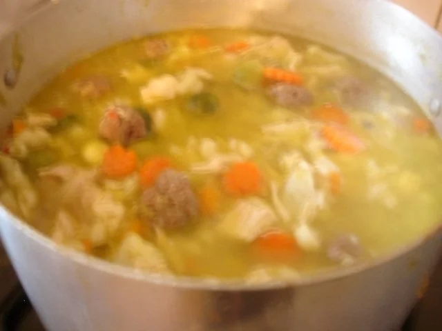 Hühner-Nudel-Gemüse-Mettbällchen-Eintopf - Rezept - Bild Nr. 13