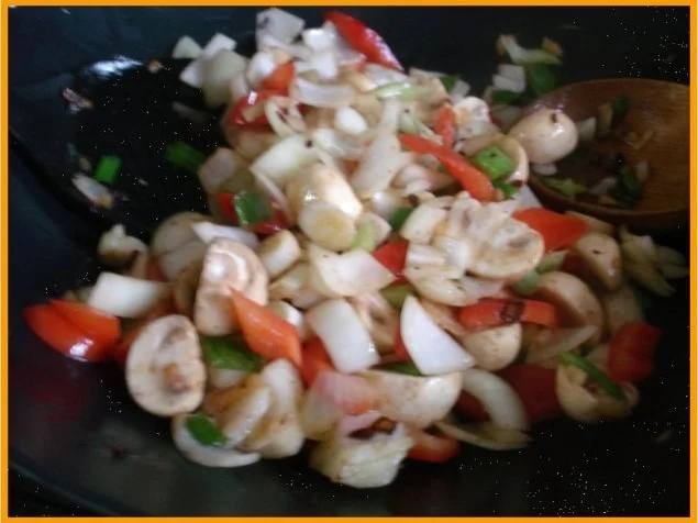 Mettbällchen-Gemüsewok - Rezept - Bild Nr. 9