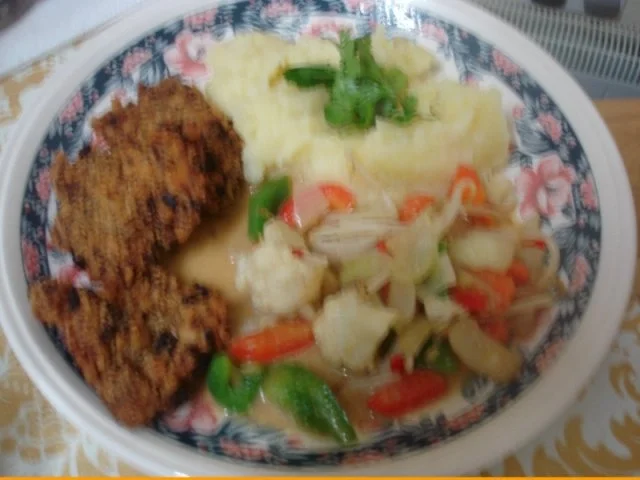 Hähnchennuggets mit Sellerie-Kartoffelstampf und Wok-Gemüse - Rezept - Bild Nr. 17