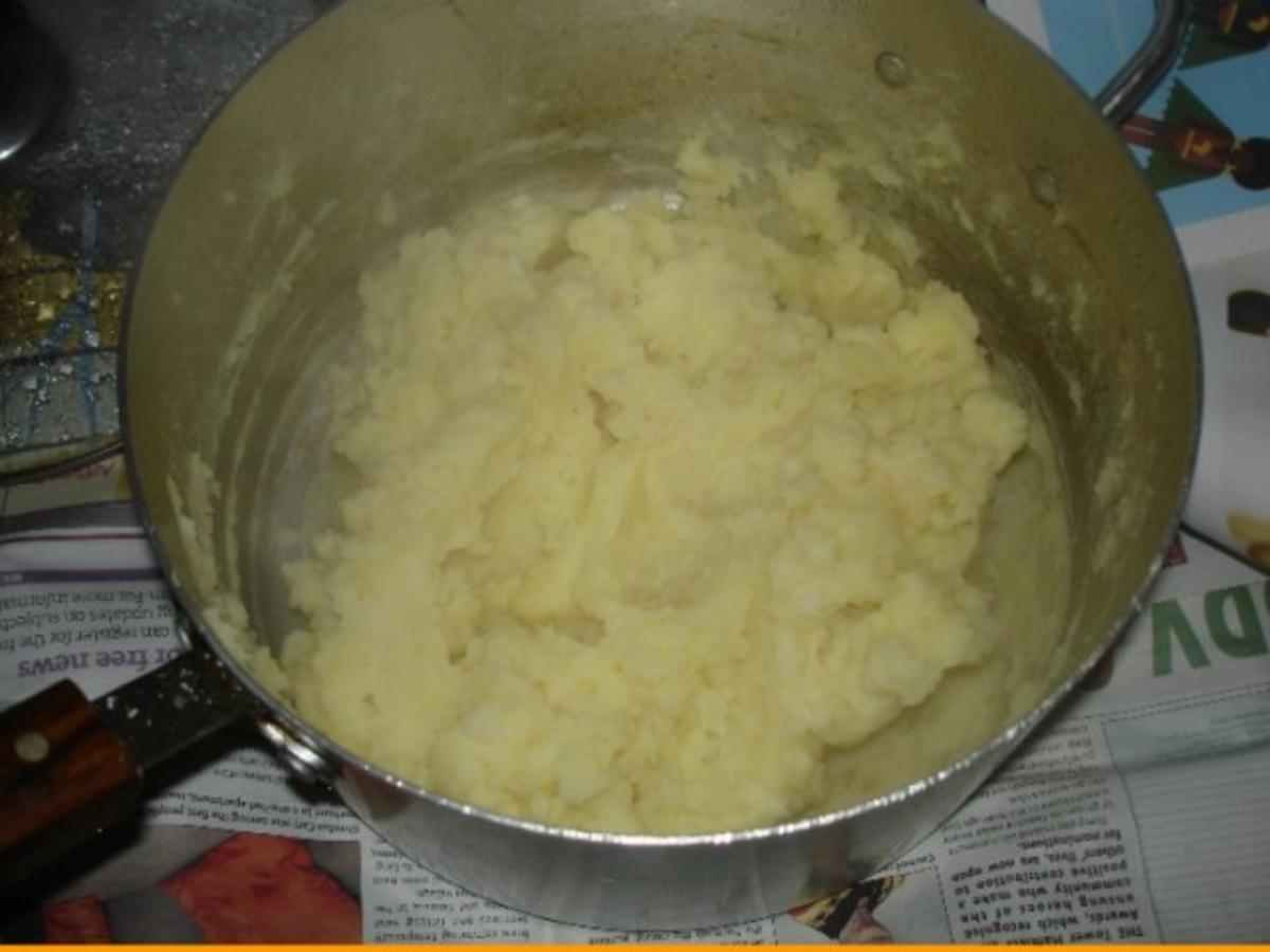 Fischstäbchen mit Sellerie-Kartoffelstampf und Buttermais - Rezept - Bild Nr. 2