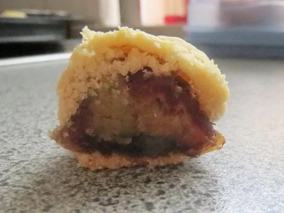 Süßes: Gefüllte Datteln im Teigmantel - Rezept