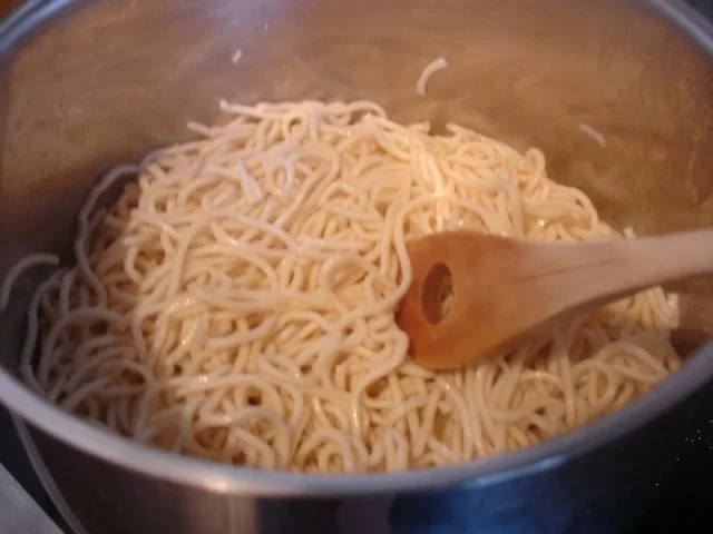 Rezept: Chinesische Nudeln mit Hähnchenbrustfilet und Gemüse Bild Nr. 3 Chinesische Nudeln mit Hähnchenbrustfilet und Gemüse - Rezept - Bild Nr. 3