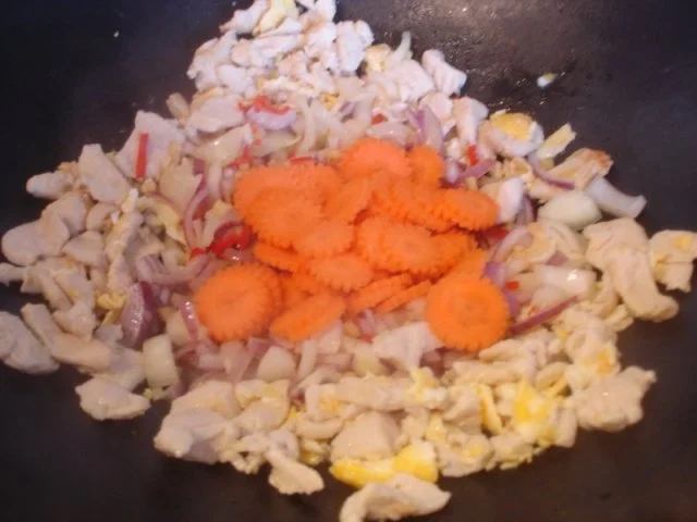 Rezept: Chinesische Nudeln mit Hähnchenbrustfilet und Gemüse Bild Nr. 10 Chinesische Nudeln mit Hähnchenbrustfilet und Gemüse - Rezept - Bild Nr. 10