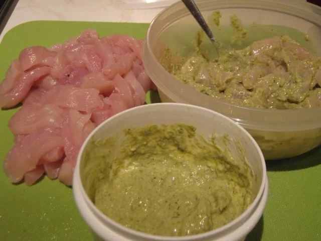 Rezept: Pesto-Huhn mit Pecorino Bild Nr. 3 Pesto-Huhn mit Pecorino - Rezept - Bild Nr. 3