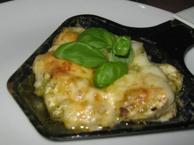 Rezept: Pesto-Huhn mit Pecorino Pesto-Huhn mit Pecorino - Rezept