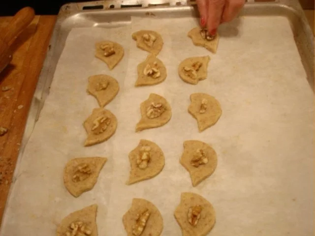 Rezept: Walnussplätzchen Bild Nr. 4 Walnussplätzchen - Rezept - Bild Nr. 4