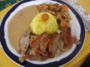 Knusper-Ente mit buntem Gemüse, Erdnusssauce und gelben Reis - Rezept