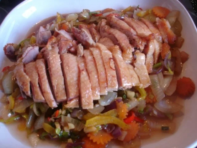 Knusper-Ente mit buntem Gemüse, Erdnusssauce und gelben Reis - Rezept - Bild Nr. 14