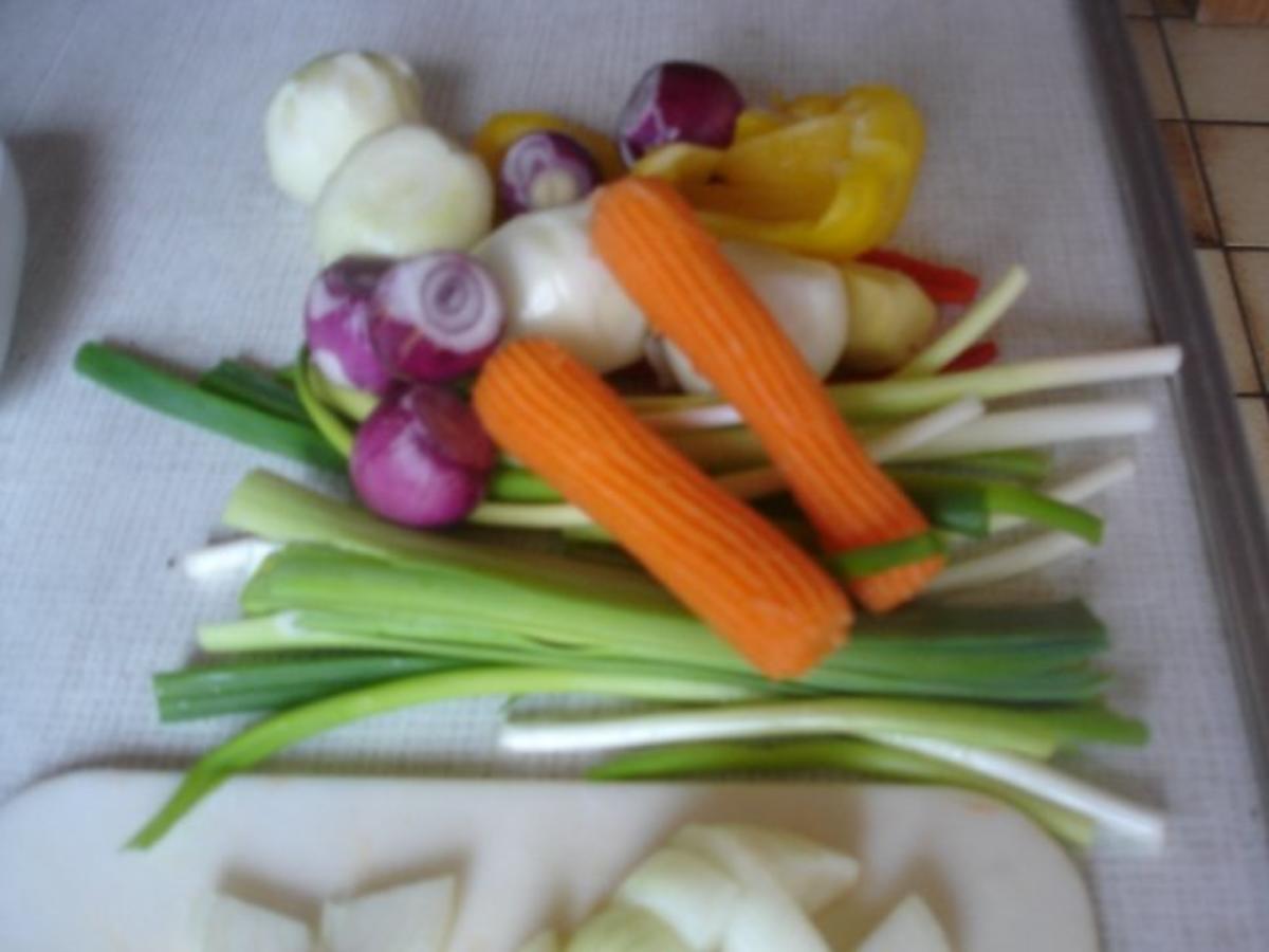 Knusper-Ente mit buntem Gemüse, Erdnusssauce und gelben Reis - Rezept - Bild Nr. 6