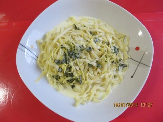 Rezept: Vegetarisch: Linguine mit Limonen-Wodkasoße Bild Nr. 2 Vegetarisch: Linguine mit Limonen-Wodkasoße - Rezept - Bild Nr. 2