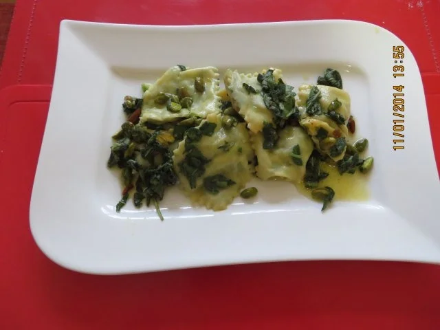 Rezept: Vegetarisch: Spinatravioli mit Chillibutter Vegetarisch: Spinatravioli mit Chillibutter - Rezept