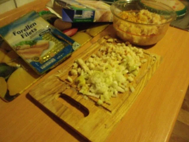 Fischfrikadellen mit Kartoffelsalat und Remouladensoße-unser Essen am Heiligen Abend - Rezept - Bild Nr. 4