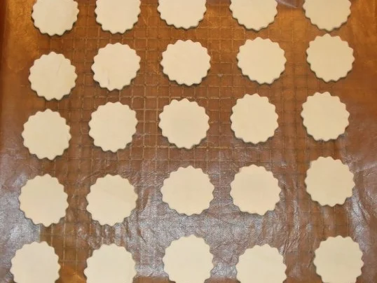 Thunfischcreme an Blätterteigblüten - Rezept - Bild Nr. 3