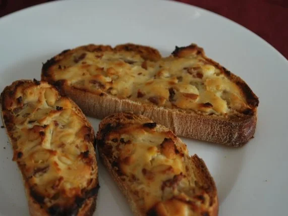 Ziegenkäse-Dattel-Crostini - Rezept - Bild Nr. 2