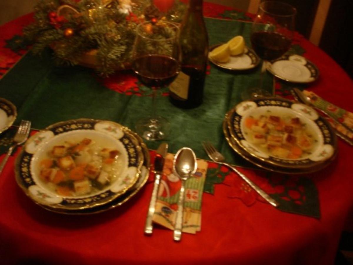Fischsuppe und gebackener Karpfen mit Kartoffelsalat nach Ivanka ...