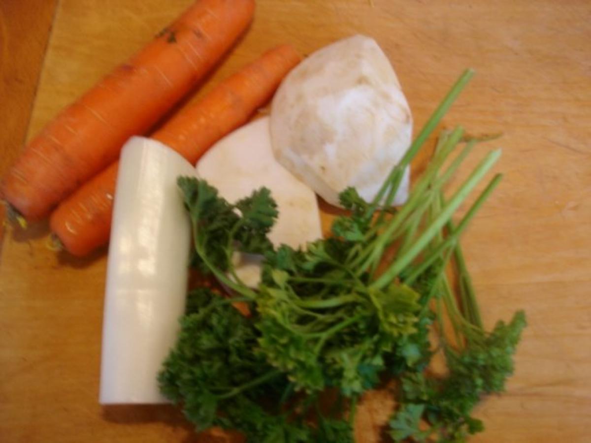 Fischsuppe und gebackener Karpfen mit Kartoffelsalat nach Ivanka - Rezept - Bild Nr. 12