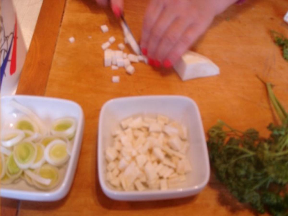 Fischsuppe und gebackener Karpfen mit Kartoffelsalat nach Ivanka - Rezept - Bild Nr. 13