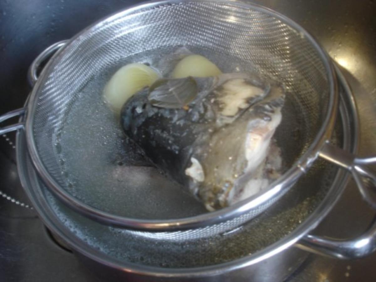 Fischsuppe und gebackener Karpfen mit Kartoffelsalat nach Ivanka - Rezept - Bild Nr. 16