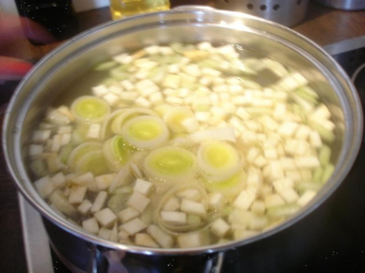 Fischsuppe und gebackener Karpfen mit Kartoffelsalat nach Ivanka - Rezept - Bild Nr. 18