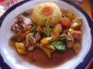 Hähnchen-Wok mit gelben Reis - Rezept