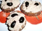 Tunfischsalat auf Vollkornschnittchen - Rezept