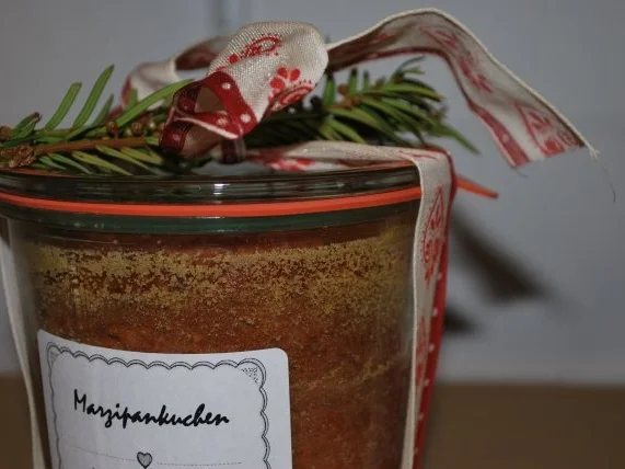 Rezept: Marzipankuchen im Glas Marzipankuchen im Glas - Rezept