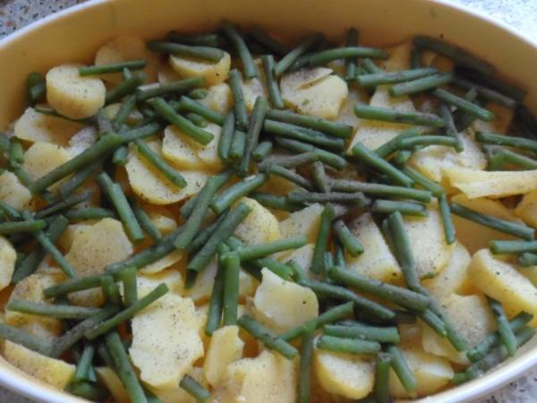 Aufläufe: Würziger Kartoffel Bohnen Auflauf mit Bergkäse und ...