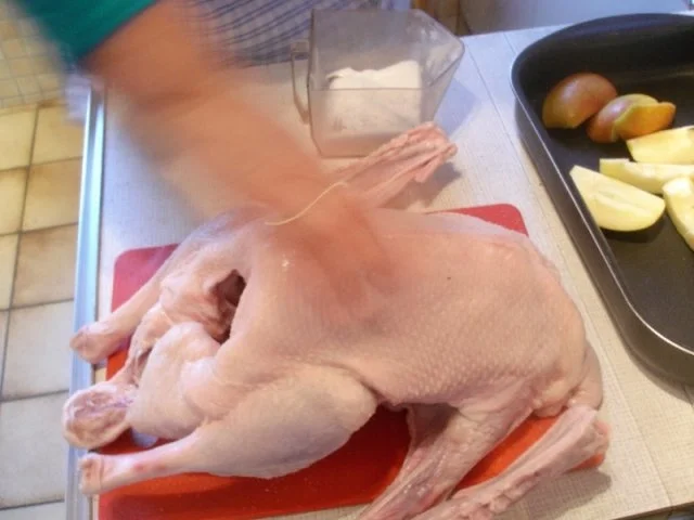 Gänsebraten mit selbstgemachten Rotkohl und tschechischen Hefeknödeln - Rezept - Bild Nr. 5