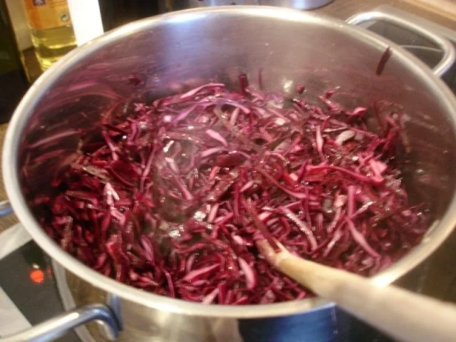 Gänsebraten mit selbstgemachten Rotkohl und tschechischen Hefeknödeln - Rezept - Bild Nr. 18