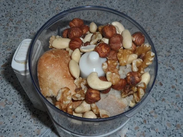 Rezept: Knusper-Feta in Nusspanade mit süß-saurer Zwiebel-Orangen-Beilage Bild Nr. 2 Knusper-Feta in Nusspanade mit süß-saurer Zwiebel-Orangen-Beilage - Rezept - Bild Nr. 2