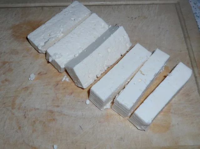 Rezept: Knusper-Feta in Nusspanade mit süß-saurer Zwiebel-Orangen-Beilage Bild Nr. 4 Knusper-Feta in Nusspanade mit süß-saurer Zwiebel-Orangen-Beilage - Rezept - Bild Nr. 4