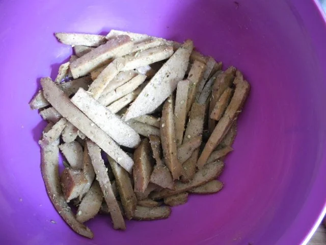 Vegan : Warmen Kartoffelsalat mit Seitan - Zwiebel - Gyros und Apfel - Karotten - Salat - Rezept - Bild Nr. 5