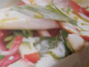 süßer Birnen-Apfel-Salat mit Chicoree und Käse-Dressing - Rezept