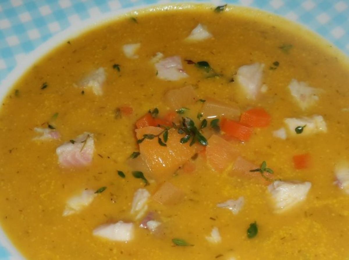 Suppen/Vorspeise: Feine Karotten-Rüben-Suppe mit Forellenfilet - Rezept