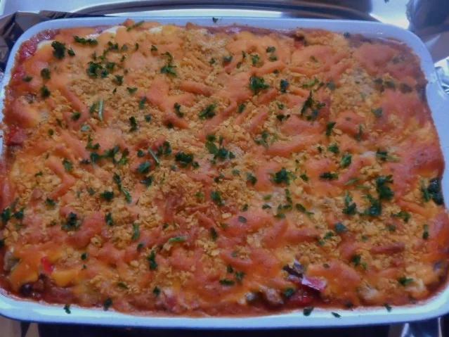 Rezept: Aufläufe/Gratins: Pikanter Chili-Con-Carne-Auflauf mit Cheddar & Tortilla-Kruste Bild Nr. 16 Aufläufe/Gratins: Pikanter Chili-Con-Carne-Auflauf mit Cheddar & Tortilla-Kruste - Rezept - Bild Nr. 16