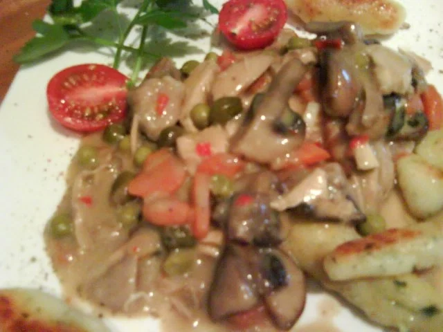 Rezept: Fricassée von der Poularde Bild Nr. 4 Fricassée von der Poularde - Rezept - Bild Nr. 4