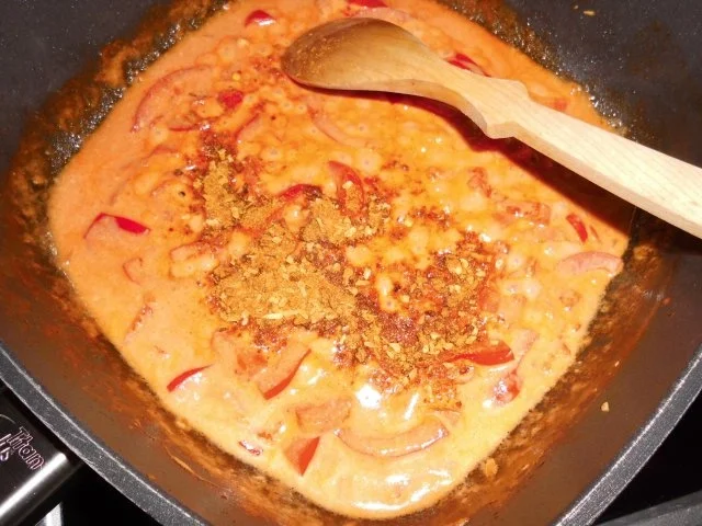 Rezept: Chakalaka-Soße mit Cabanossi-Talern auf Pasta>> Bild Nr. 7 Chakalaka-Soße mit Cabanossi-Talern auf Pasta>> - Rezept - Bild Nr. 7