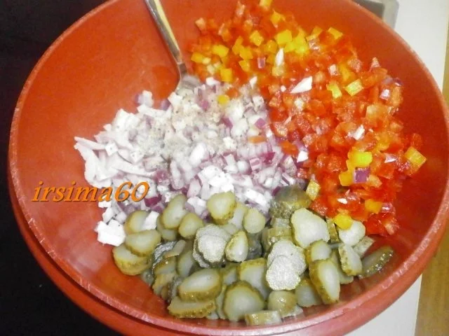 Rezept: Wurstsalat mit Feta Bild Nr. 4 Wurstsalat mit Feta - Rezept - Bild Nr. 4