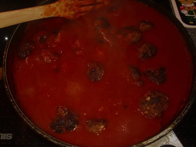 Rezept: Pasta mit Hackbällchen und Tomaten-Currysoße Bild Nr. 5 Pasta mit Hackbällchen und Tomaten-Currysoße - Rezept - Bild Nr. 5