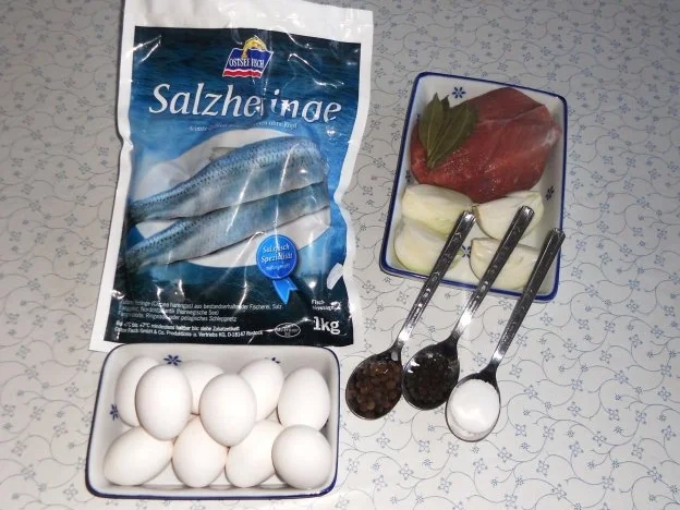 Rezept: "Oma Friede`s" - Ostpreußischer - Silvester - Heringssalat (Rzpt. um 1939) Bild Nr. 2 "Oma Friede`s" - Ostpreußischer - Silvester - Heringssalat (Rzpt. um 1939) - Rezept - Bild Nr. 2