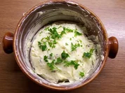 Knoblauch-Chili-Kräuter-Butter - Rezept