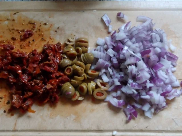 Salate: Mediterraner Käse-Wurst-Salat - Rezept - Bild Nr. 3