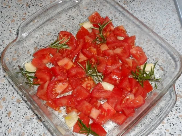 Vorspeisen: Mozzarella mit karamellisierten Ofen-Tomaten und Zitronen-Kapern-Pesto - Rezept - Bild Nr. 2